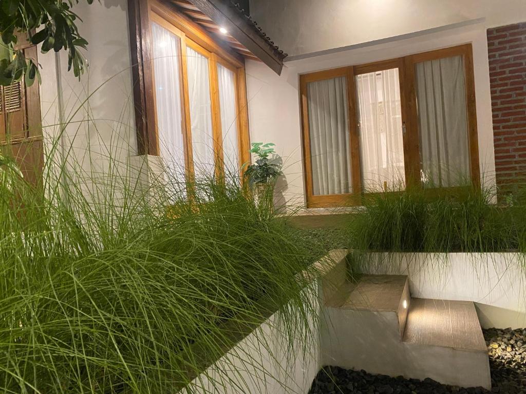 Κήπος έξω από το Griyo Antik Villa
