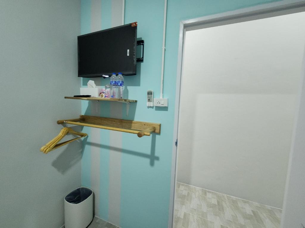 TV a/nebo společenská místnost v ubytování Up to Gu Station