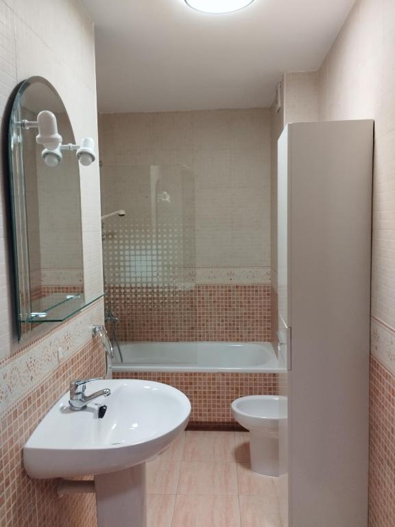 Kúpeľňa v ubytovaní Apartamentos Séneca junto al Centro
