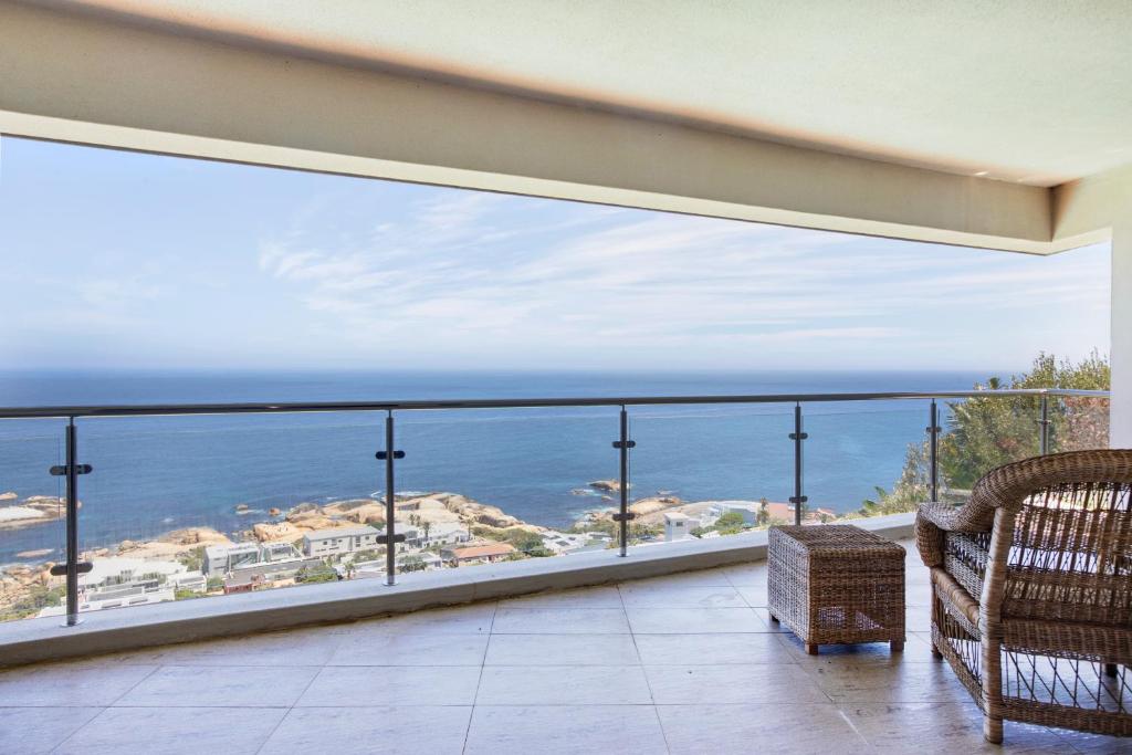 Nespecifikovaný výhled na moře nebo výhled na moře při pohledu z aparthotelu