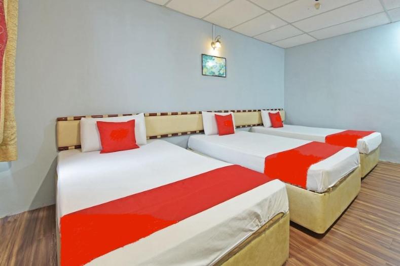 Akasia Hotel - Deluxe Quadruple Room