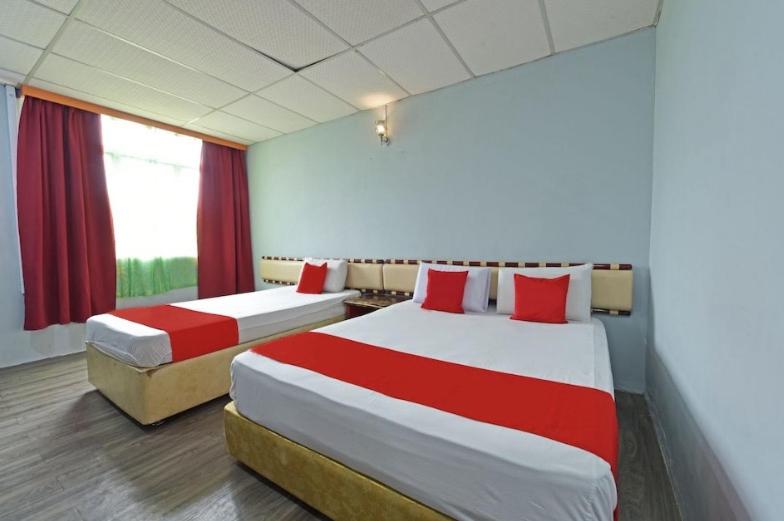 Akasia Hotel - Deluxe Triple Room