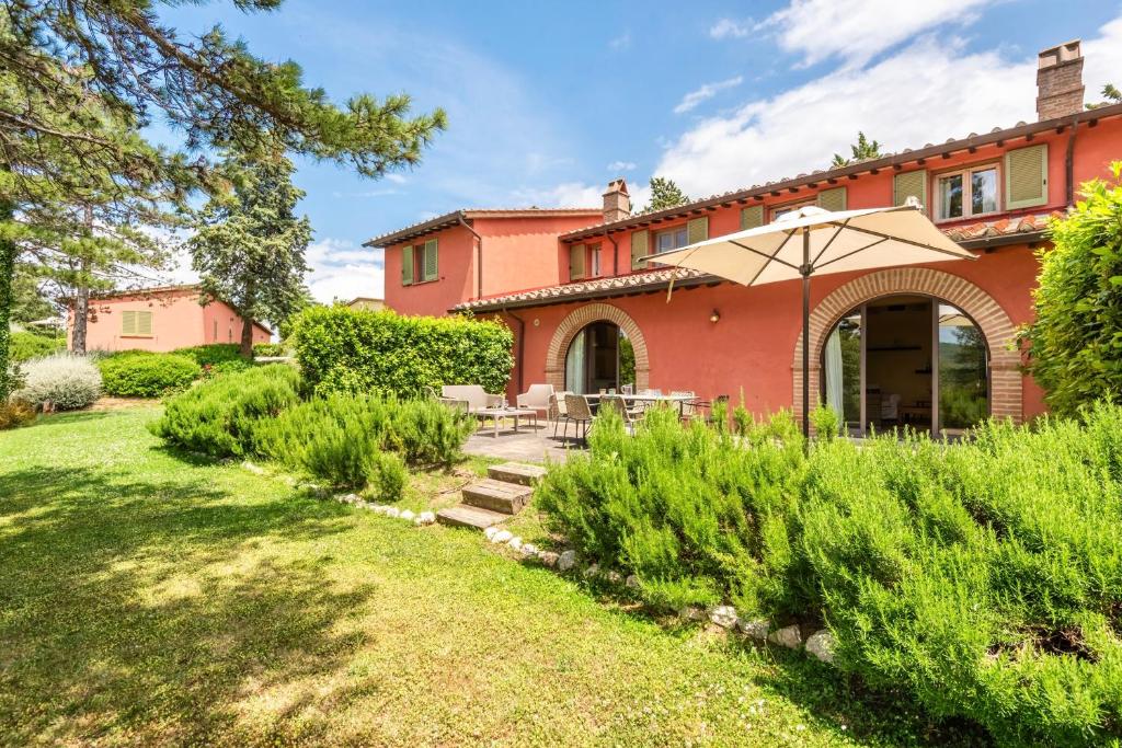 Luxury Resort with swimming pool in the Tuscan countryside, Villas on the ground floor with private outdoor area with panoramic view - Villa Met Drie Slaapkamers