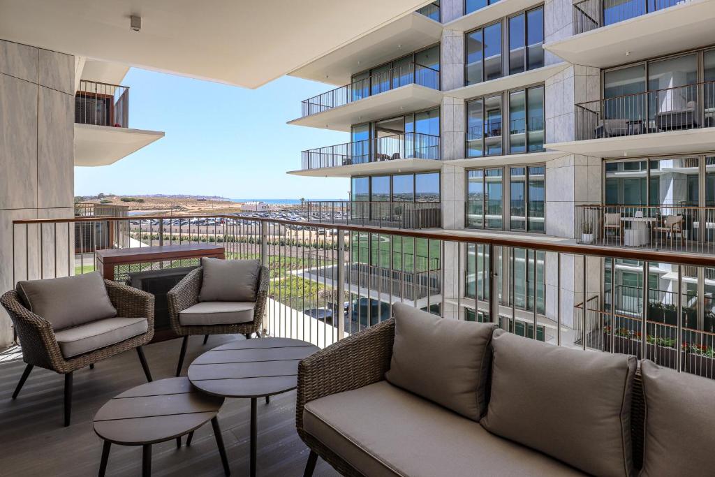 Μπαλκόνι ή βεράντα στο Cond Bayline - Breeze Wellness & Living - Bacalhau - BY BEDZY