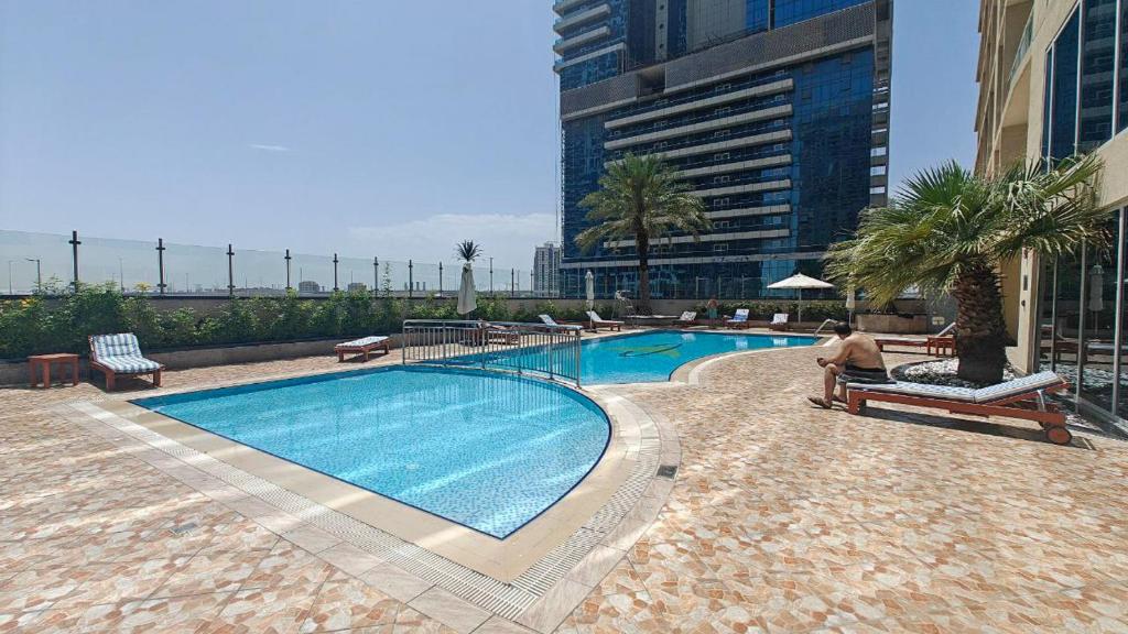 Gallery image of Eye-captivating studio sleeps 2 in JLT in Dubai
