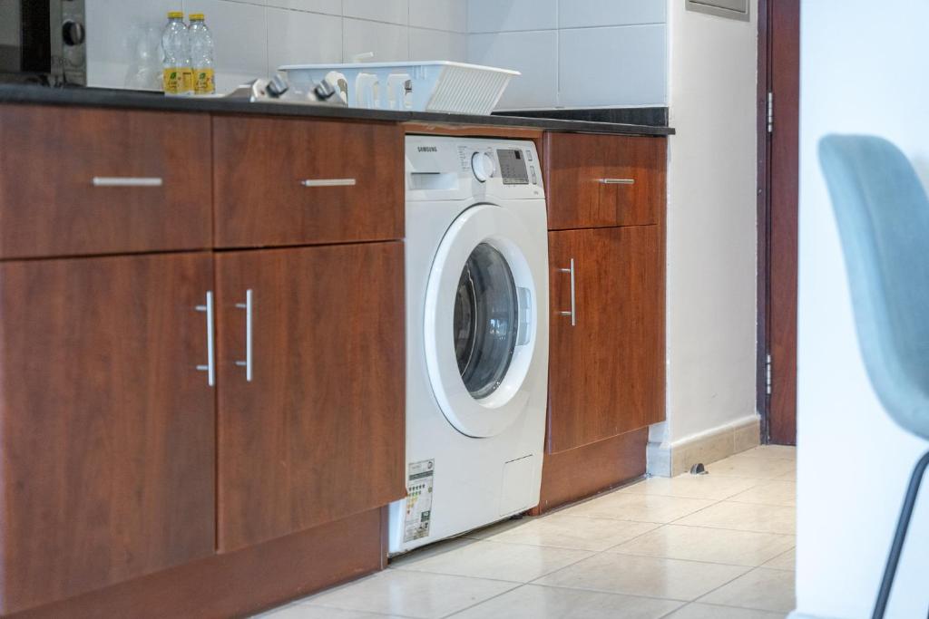 Gallery image of Eye-captivating studio sleeps 2 in JLT in Dubai