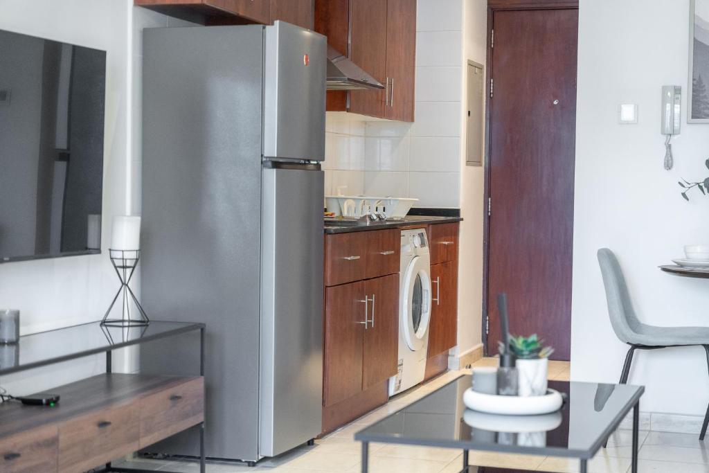 Gallery image of Eye-captivating studio sleeps 2 in JLT in Dubai