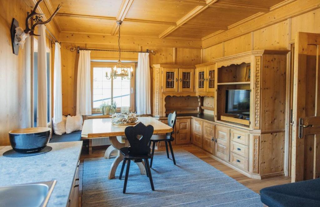 Kuchyň nebo kuchyňský kout v ubytování Hotel Gasthof Hirschentenne