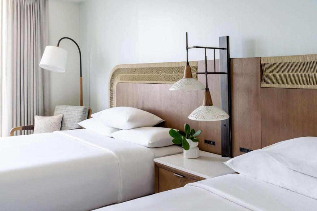 Hyatt Regency Coconut Point Resort & Spa Near Naples - Queen Room Met Twee Queensize Bedden En Toegankelijke Bad - Toegang Van Gehandicapten