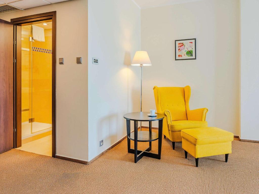 Posedenie v ubytovaní Mercure Warszawa Airport