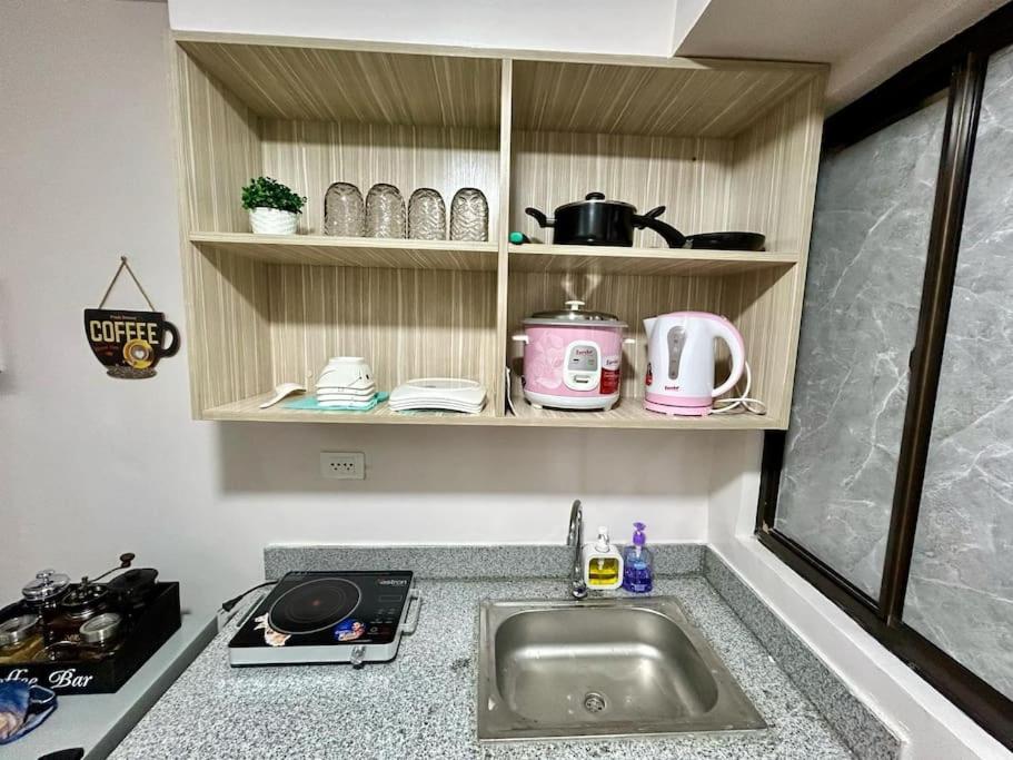 Galeriebild der Unterkunft JABI Suites Deca Homes Marilao in Bulakan