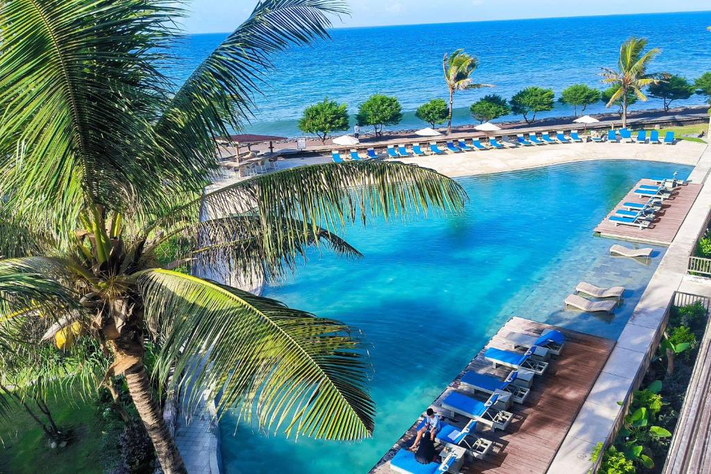 Bazén v ubytování Wyndham Tamansari Jivva Resort Bali nebo v jeho okolí