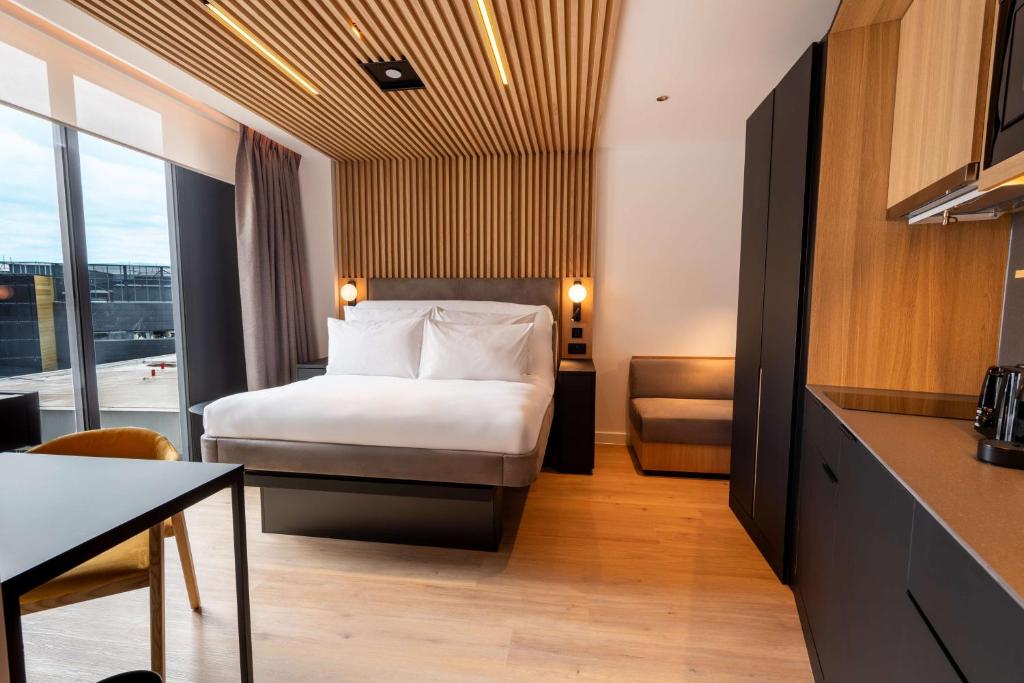 YOTELPAD London Stratford - Resim 4