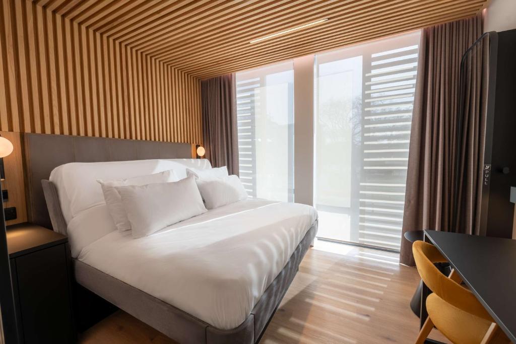 YOTELPAD London Stratford - Resim 5