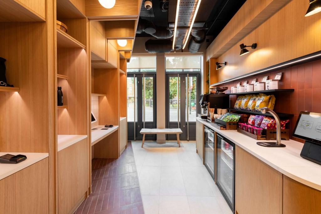 YOTELPAD London Stratford - Resim 7