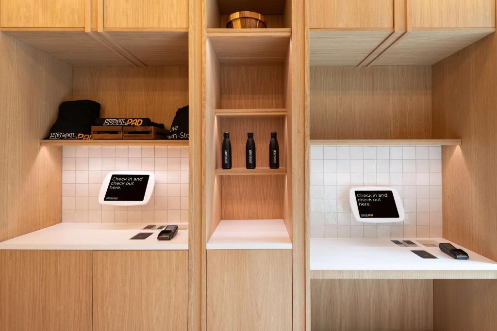 YOTELPAD London Stratford - Resim 14