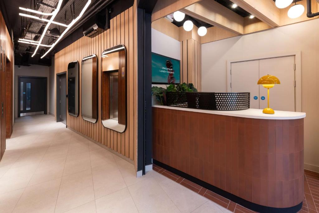 YOTELPAD London Stratford - Resim 16