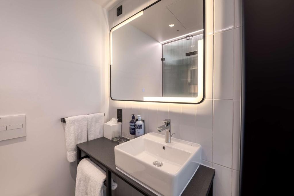 YOTELPAD London Stratford - Resim 37