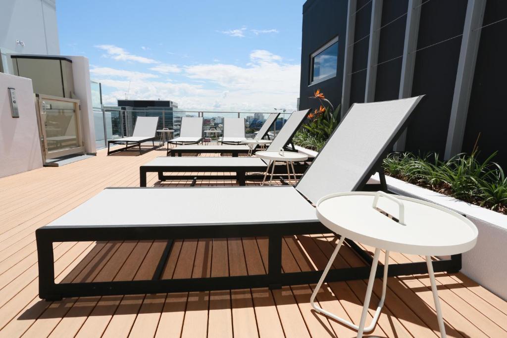 Alex Perry Hotel & Apartments - Resim 24