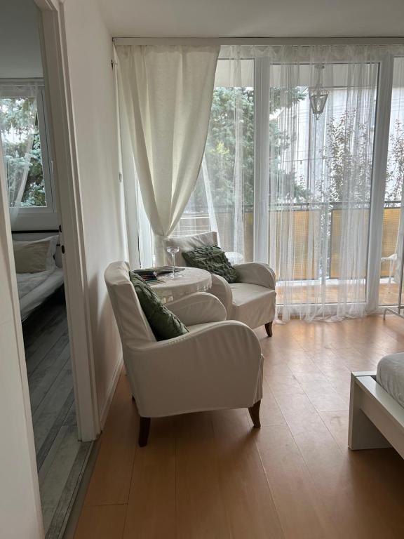 Keskeny út Apartman 8220 Balatonalmádi, Kazinczy 3. 1/5 kép - 1