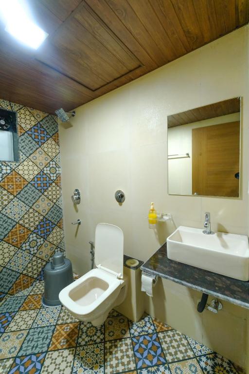 Teak Resort Karjat - Deluxe Queen Room