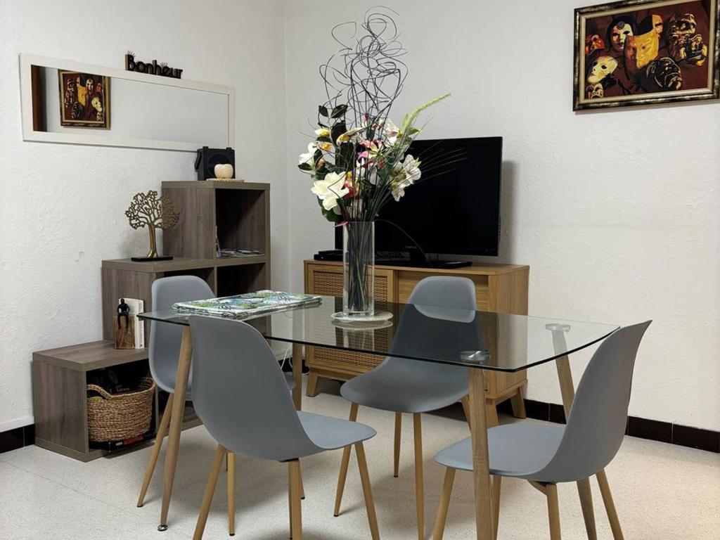 Fotografia z galérie ubytovania Appartement F2 avec Garage, Wifi et Climatisation - 2 Balcons, Animaux Bienvenus - FR-1-703-130 v destinácii Amélie-les-Bains-Palalda