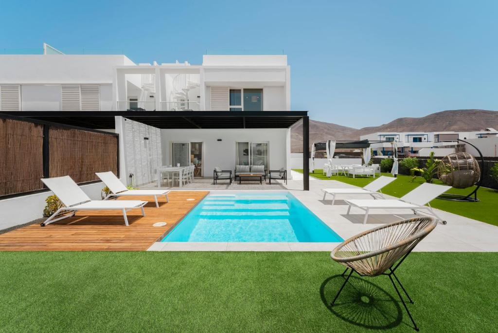 Casa Menta. Relaxing corner in front of the Ocean