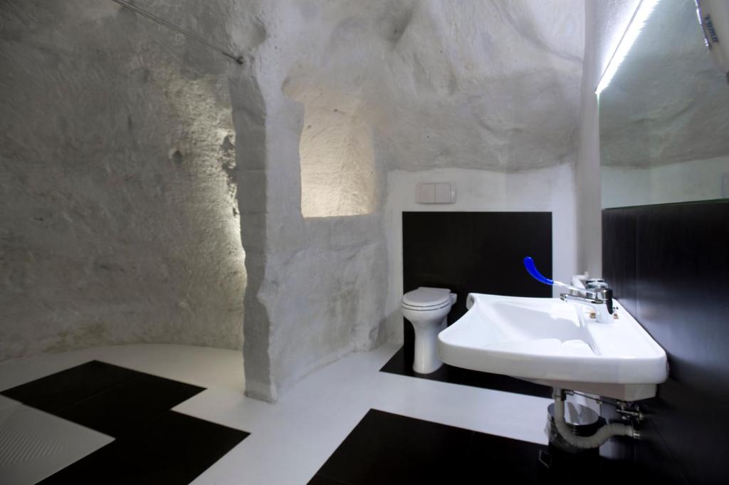 Bilik mandi di Basiliani Hotel