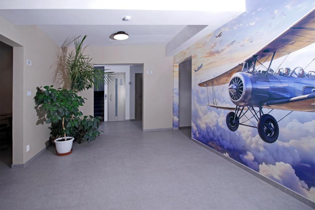 Aviator Garni Hotel Bratislava - Resim 35