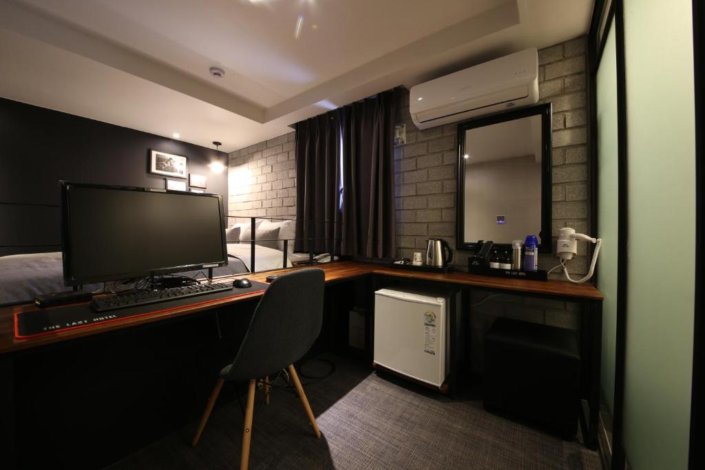 Kuchyň nebo kuchyňský kout v ubytování The Last Hotel Nampo