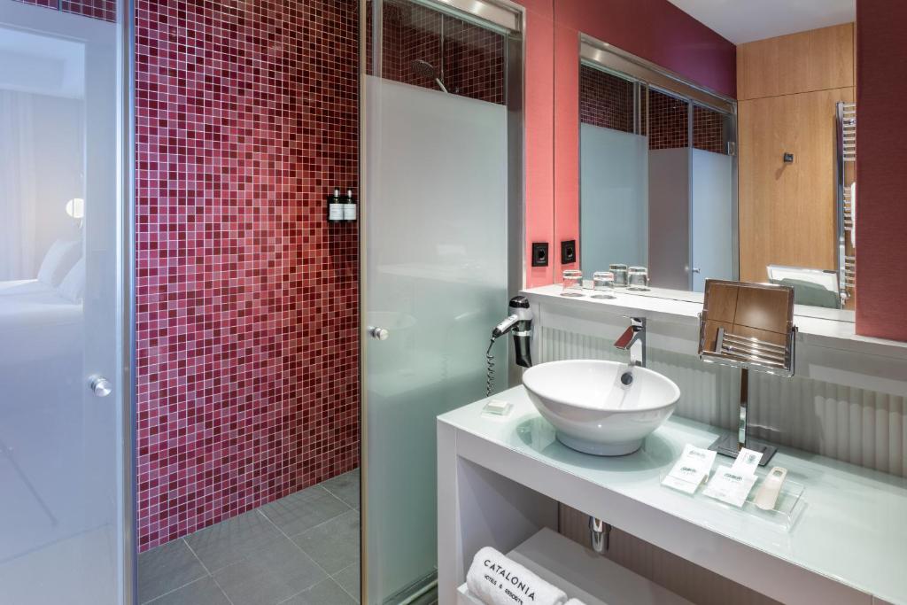 Catalonia Reina Victoria - 12