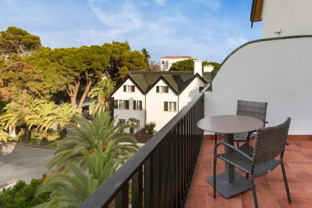 Catalonia Reina Victoria - 8