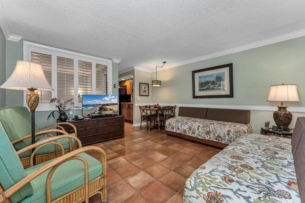 Vanderbilt Beach Resort - 