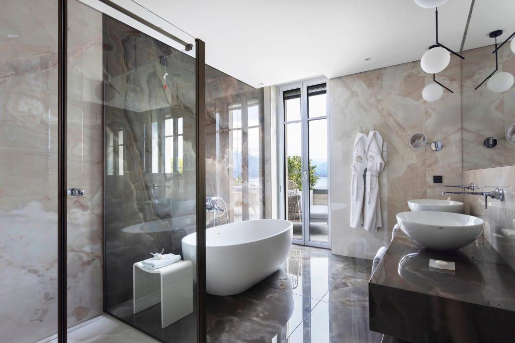 Boutique Hotel Stresa的一间浴室