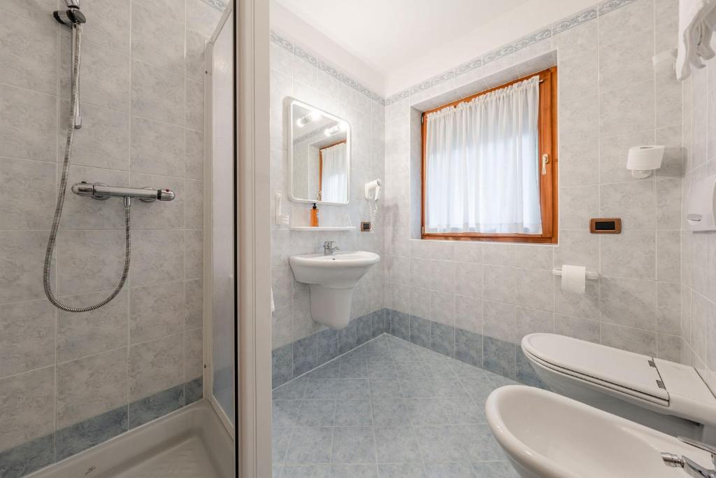 Koupelna v ubytování Hotel Vioz
