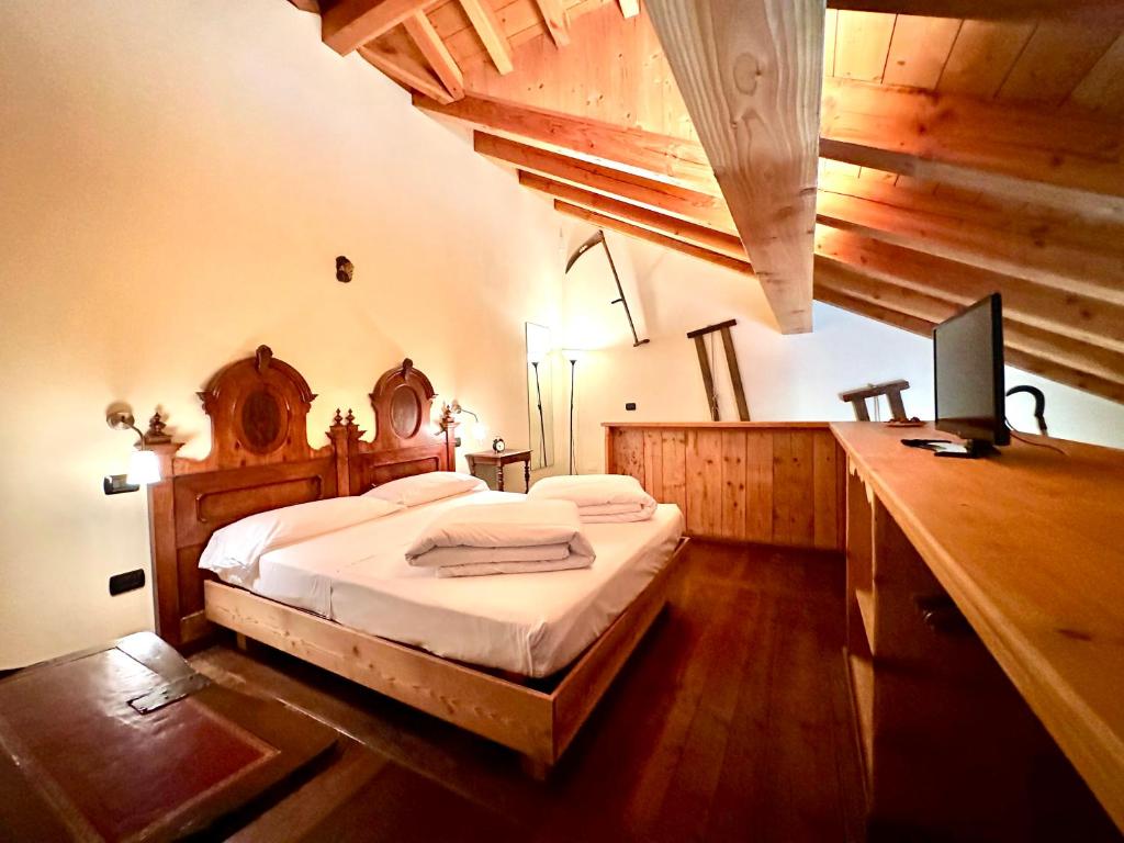 Maison Rosset agriturismo, camere, APPARTAMENTI e spa in Valle d'Aosta - Habitación Cuádruple Con Baño Privado