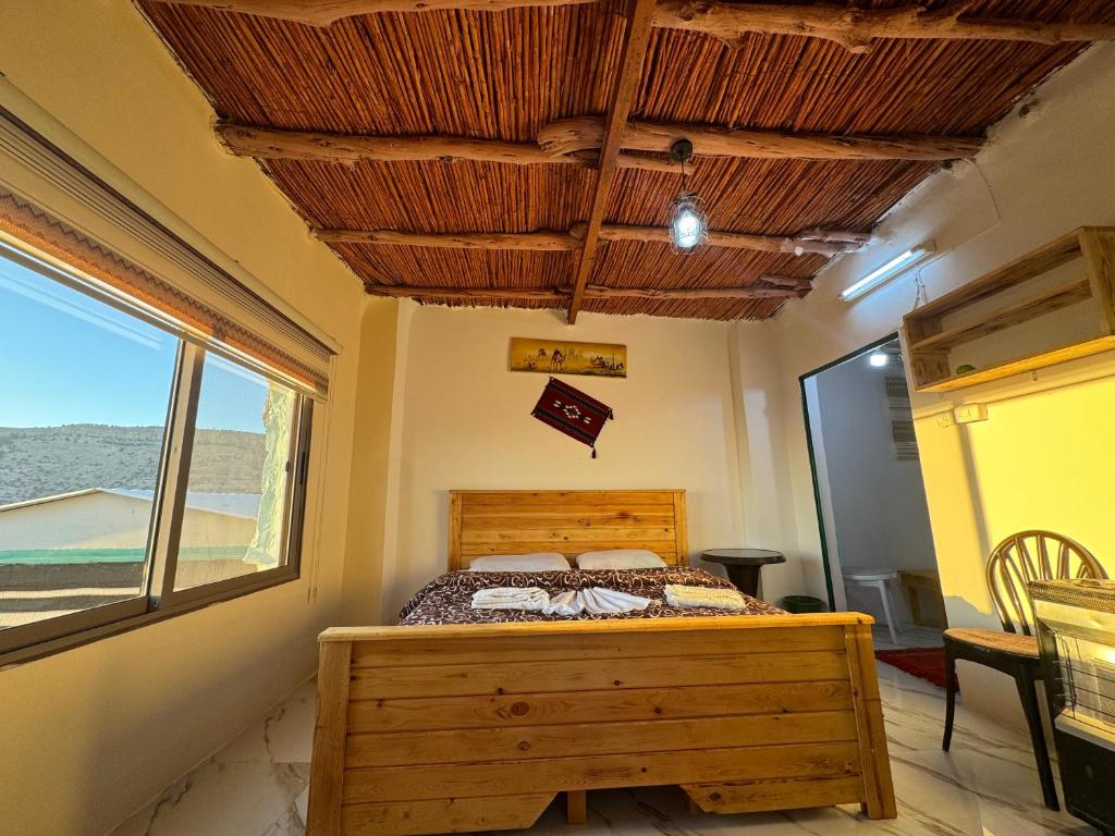 Nespecifikovaný výhled na hory nebo výhled na hory při pohledu z hotelu