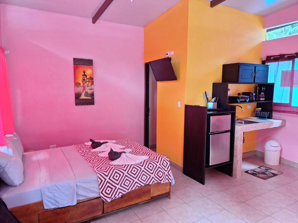 Kuchyň nebo kuchyňský kout v ubytování Caribbean Blue Morpho Casitas