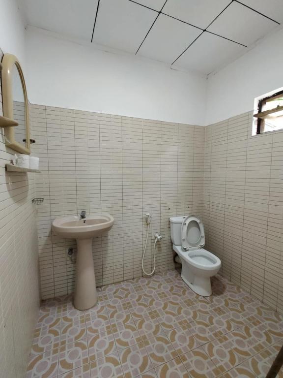 Chandi Gaya Beach Guesthouse - 17