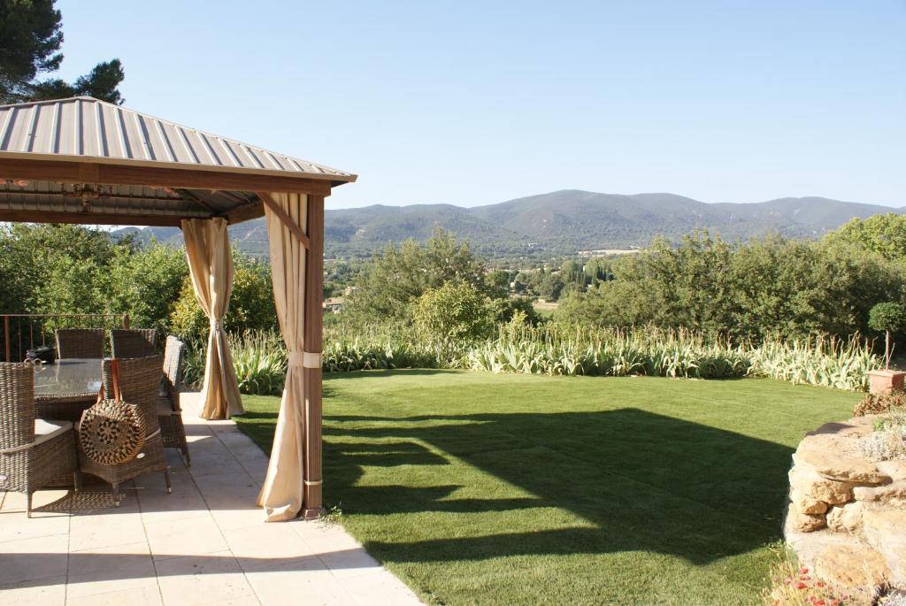 Nespecifikovaný výhled na hory nebo výhled na hory při pohledu z bed and breakfast