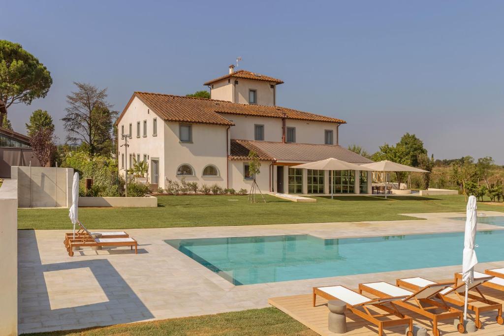 Bazén v ubytování Tenuta Asmara Luxury Resort nebo v jeho okolí