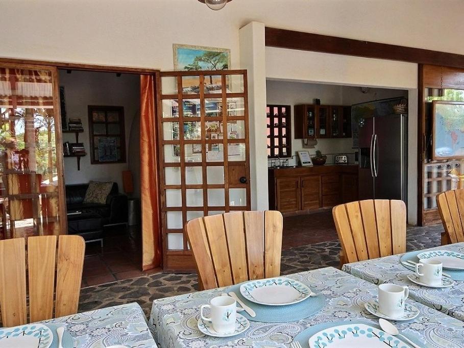 Гостиная зона в The Beach Bungalows Tamarindo- Adults Only