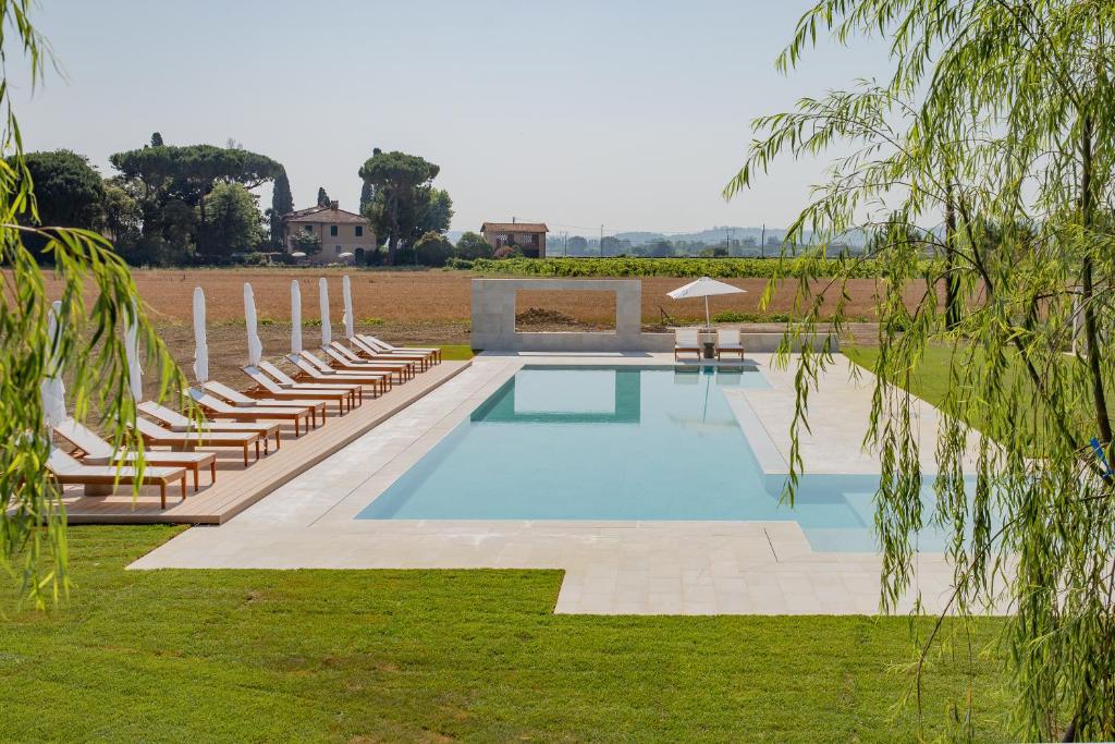 Bazén v ubytování Tenuta Asmara Luxury Resort nebo v jeho okolí