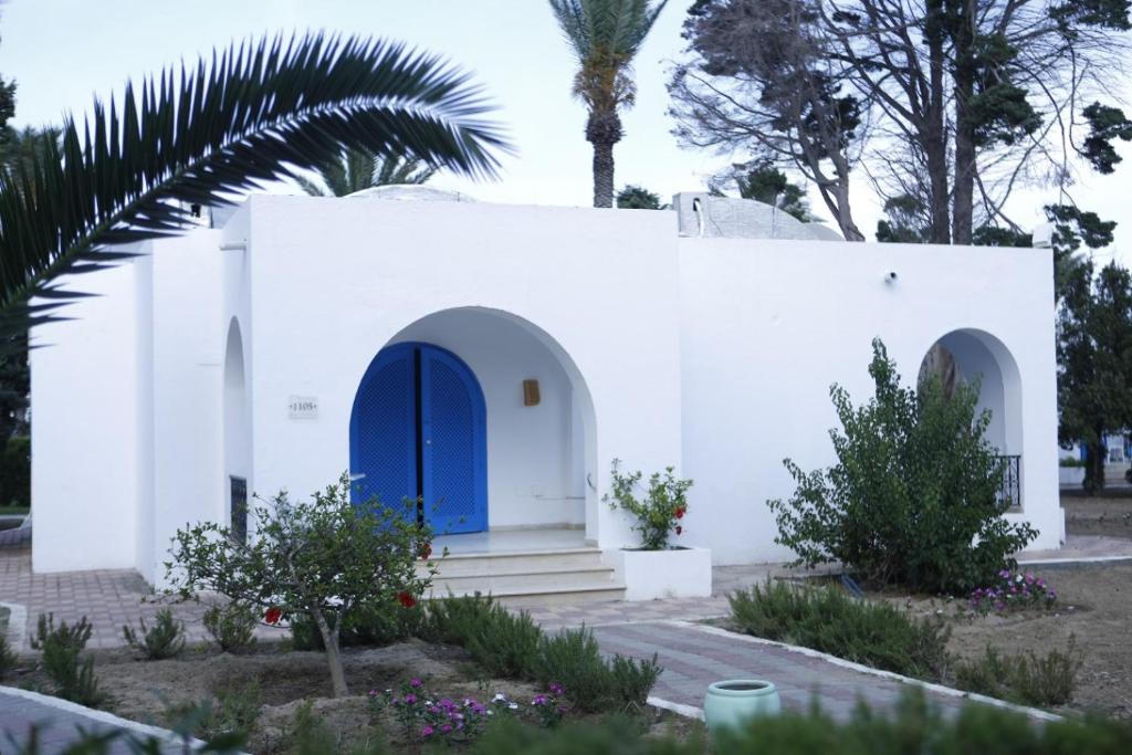 Zahrada ubytování Bungalow de Luxe en Bord de Mer a Nabeul