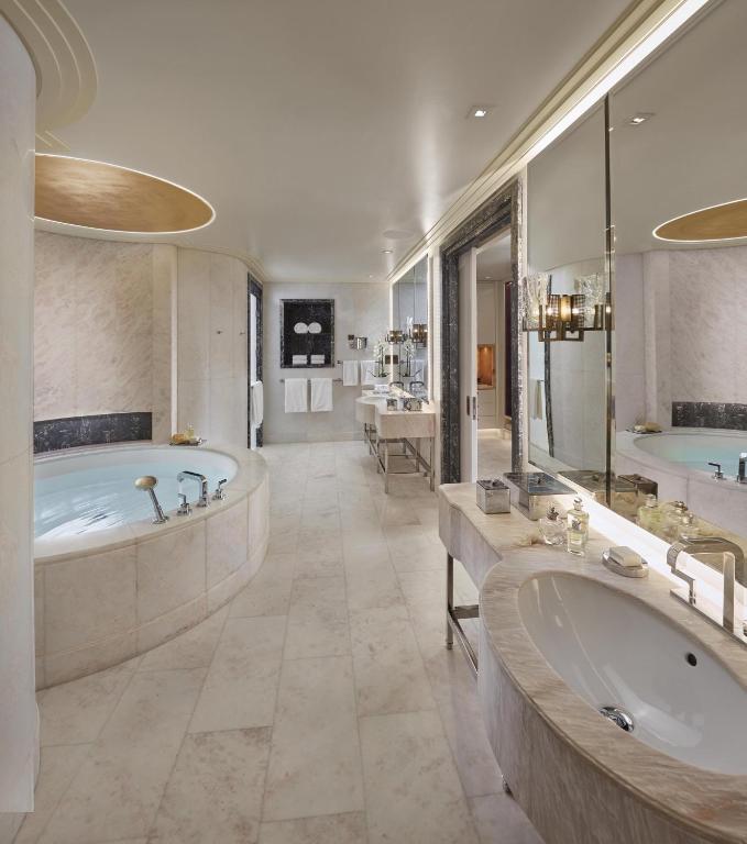 Koupelna v ubytování Mandarin Oriental, Doha