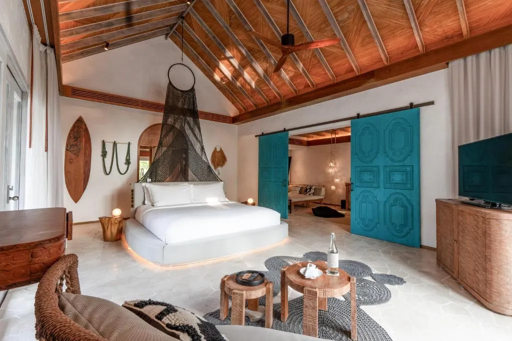 Sunset Deluxe Beach Villa with Pool