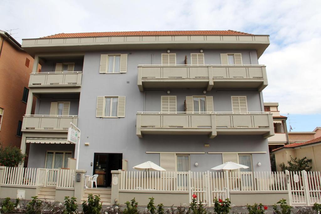 Budova, kde se aparthotel nachází