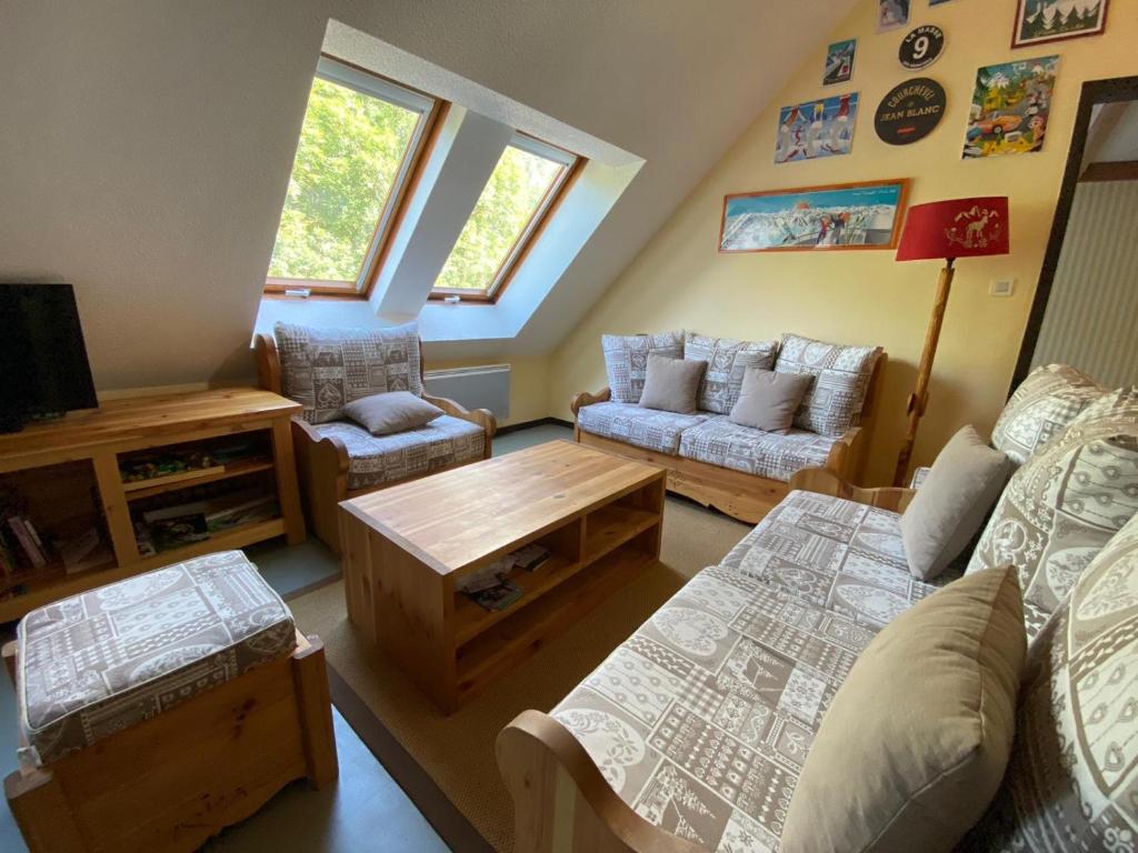 Χώρος καθιστικού στο Grand duplex avec 3 chambres à deux pas de Saint-Lary
