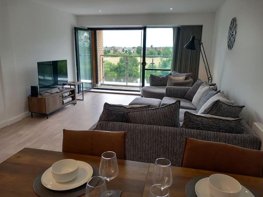 Curated visual reference: Luxury Riverside With Underground Parking Reference: Luxury Riverside Apartment Stunning Views Free Parking Nottingham