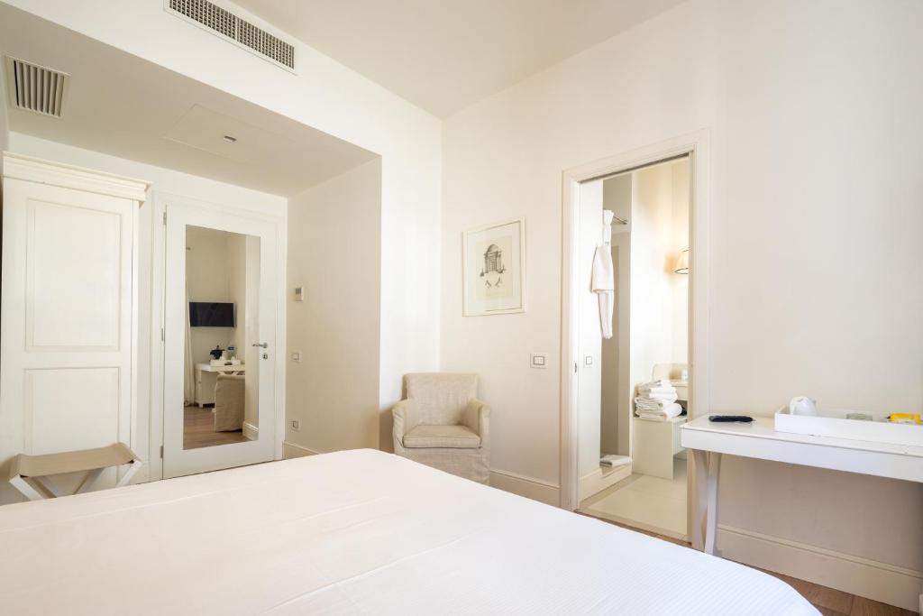 Hall Suites - Large Double Room